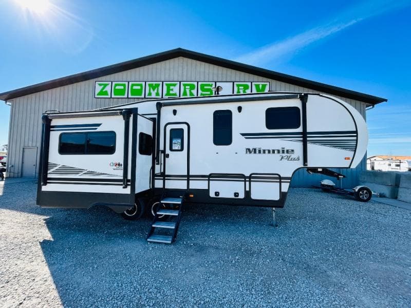 2020 Winnebago 2020 Winnebago Minnie Plus - thumbnail 4