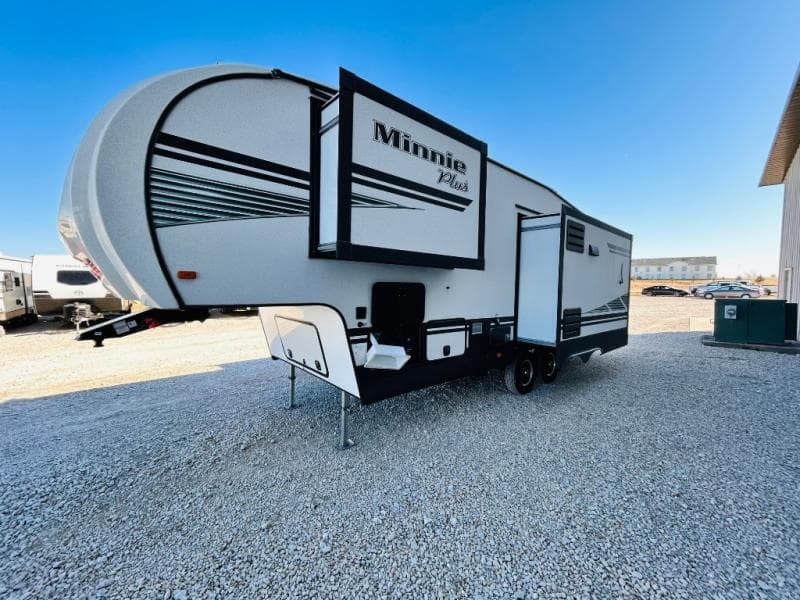2020 Winnebago 2020 Winnebago Minnie Plus - thumbnail 8