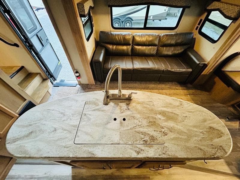 2020 Winnebago 2020 Winnebago Minnie Plus - thumbnail 39