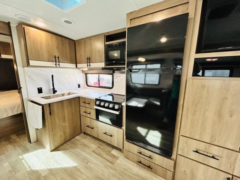 2023 Grand Design 2023 Grand Design Imagine - thumbnail 24