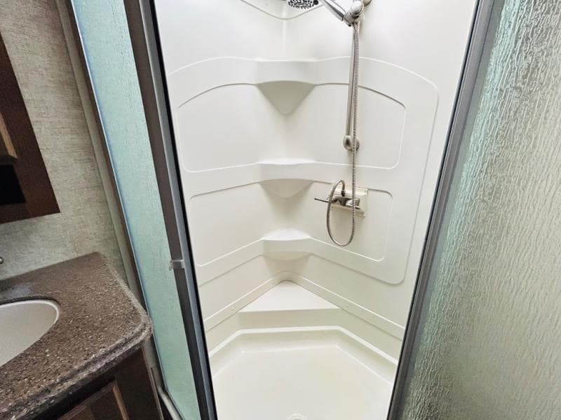 2015 Keystone 2015 Keystone Alpine - thumbnail 67