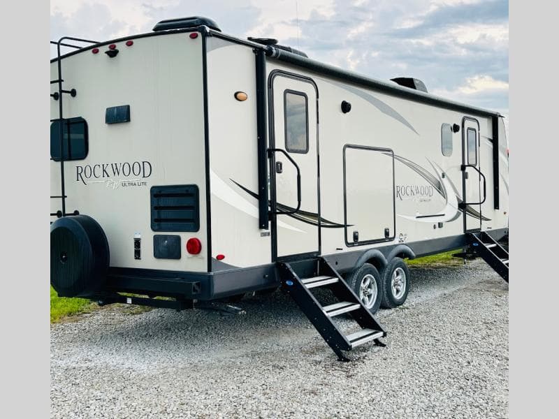 2021 Forest River 2021 Forest River Rockwood Ultra Lite - thumbnail 5
