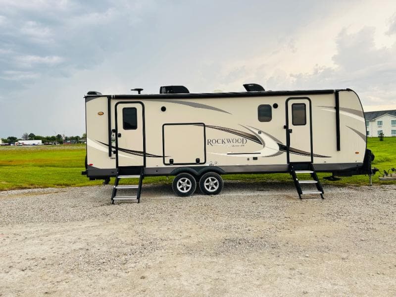 2021 Forest River 2021 Forest River Rockwood Ultra Lite - thumbnail 6