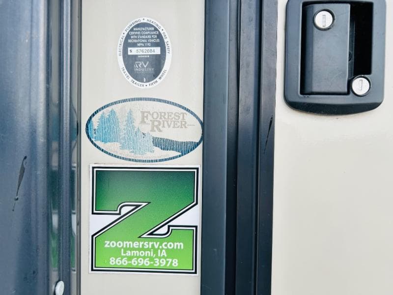 2021 Forest River 2021 Forest River Rockwood Ultra Lite - thumbnail 16