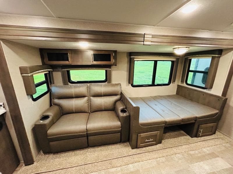 2021 Forest River 2021 Forest River Rockwood Ultra Lite - thumbnail 24