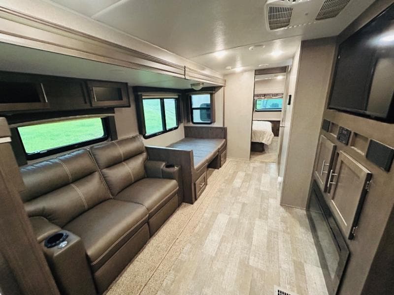 2021 Forest River 2021 Forest River Rockwood Ultra Lite - thumbnail 25