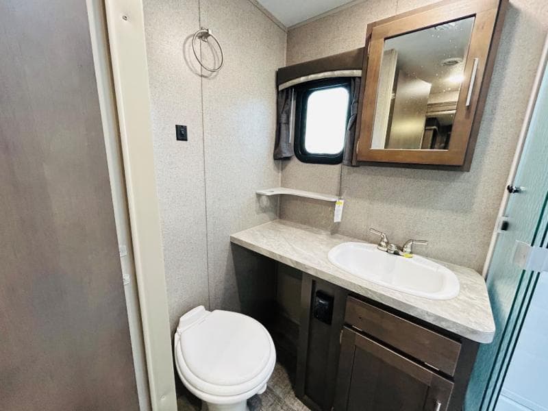 2021 Forest River 2021 Forest River Rockwood Ultra Lite - thumbnail 29