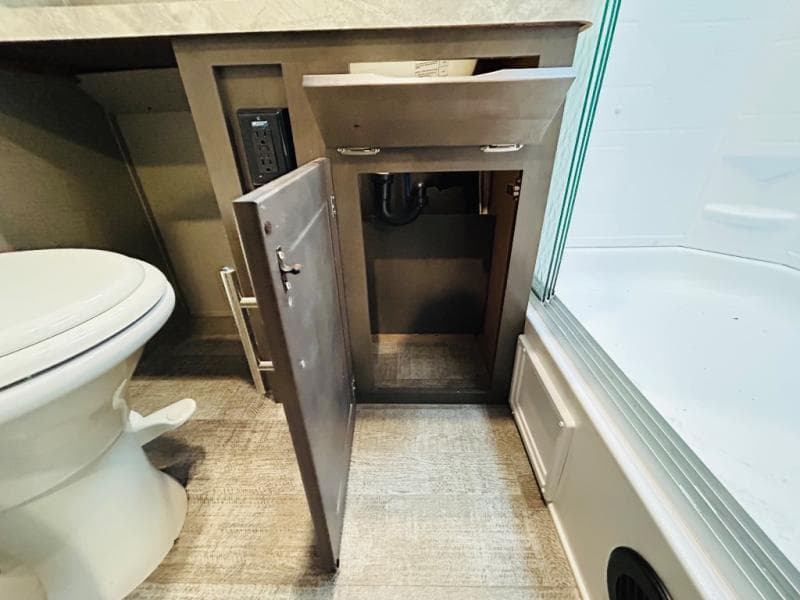 2021 Forest River 2021 Forest River Rockwood Ultra Lite - thumbnail 33