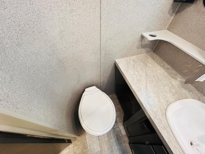 2021 Forest River 2021 Forest River Rockwood Ultra Lite - thumbnail 38