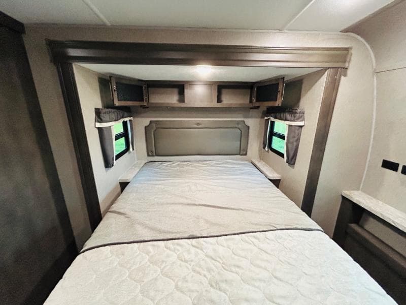 2021 Forest River 2021 Forest River Rockwood Ultra Lite - thumbnail 41