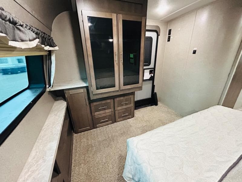 2021 Forest River 2021 Forest River Rockwood Ultra Lite - thumbnail 44