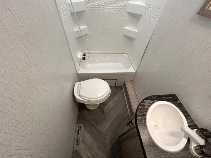 2022 Heartland 2022 Heartland Prowler - thumbnail 27