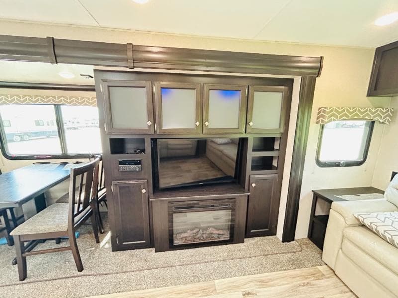 2020 Venture RV 2020 Venture RV SportTrek Touring Edition - thumbnail 21