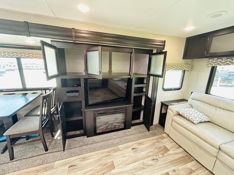 2020 Venture RV 2020 Venture RV SportTrek Touring Edition - thumbnail 22