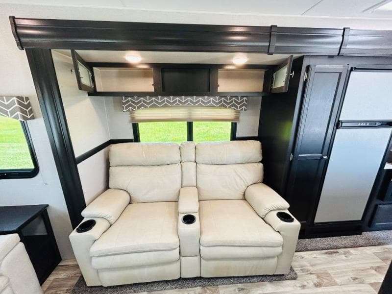 2020 Venture RV 2020 Venture RV SportTrek Touring Edition - thumbnail 26