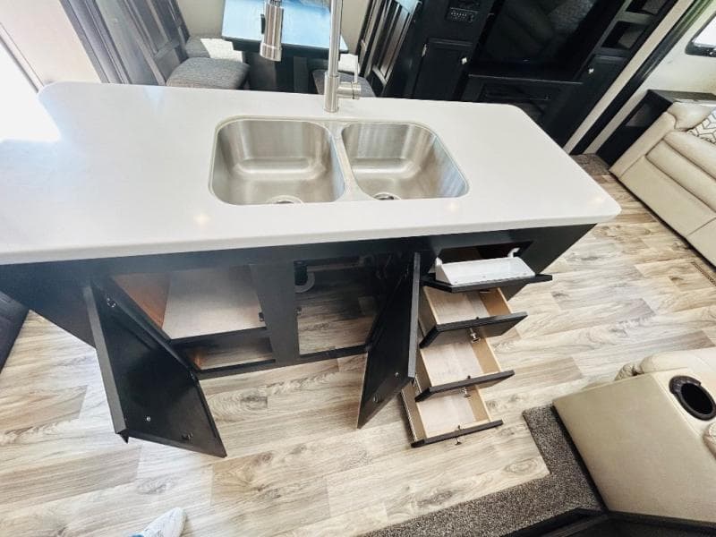 2020 Venture RV 2020 Venture RV SportTrek Touring Edition - thumbnail 35