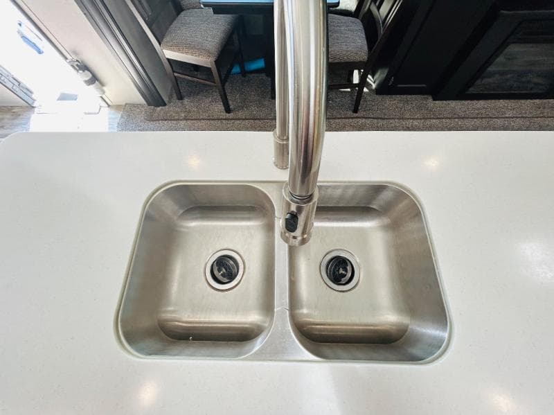 2020 Venture RV 2020 Venture RV SportTrek Touring Edition - thumbnail 36