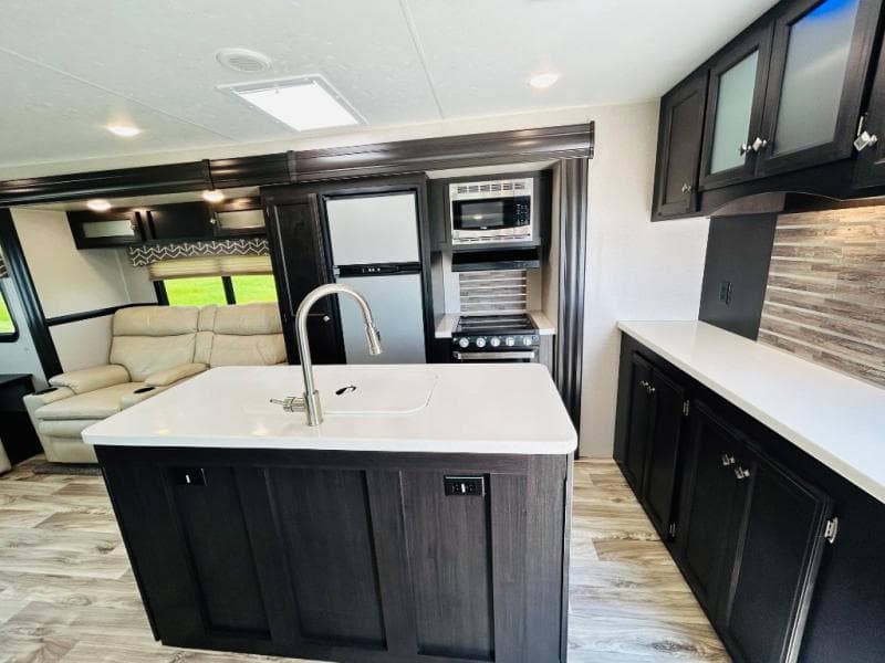 2020 Venture RV 2020 Venture RV SportTrek Touring Edition - thumbnail 37