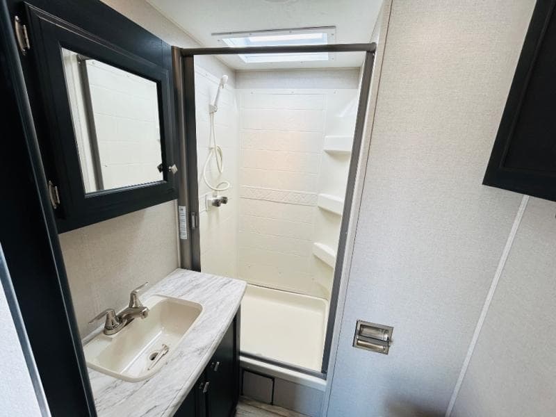 2020 Venture RV 2020 Venture RV SportTrek Touring Edition - thumbnail 39