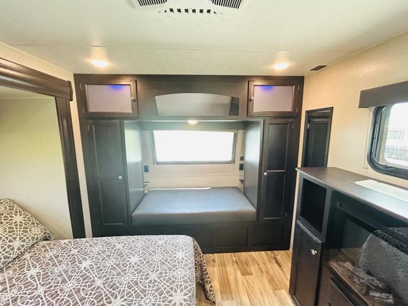 2020 Venture RV 2020 Venture RV SportTrek Touring Edition - thumbnail 56