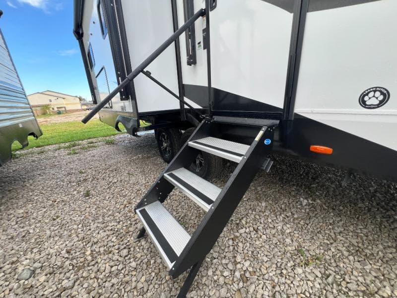 2025 Grand Design 2025 Grand Design Reflection - thumbnail 13