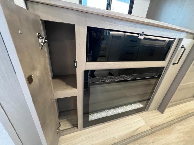 2025 Grand Design 2025 Grand Design Reflection - thumbnail 18