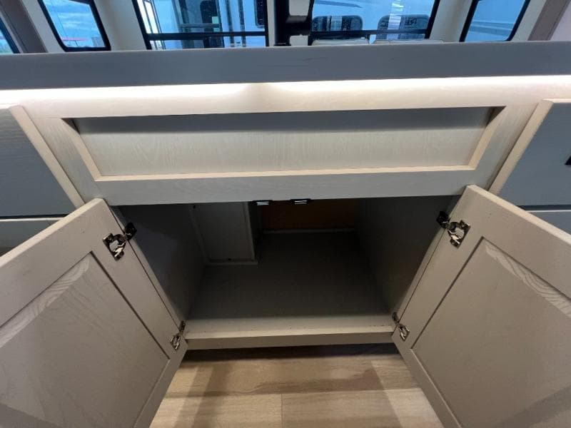 2025 Grand Design 2025 Grand Design Reflection - thumbnail 21