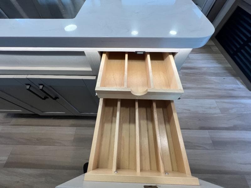 2025 Grand Design 2025 Grand Design Reflection - thumbnail 23