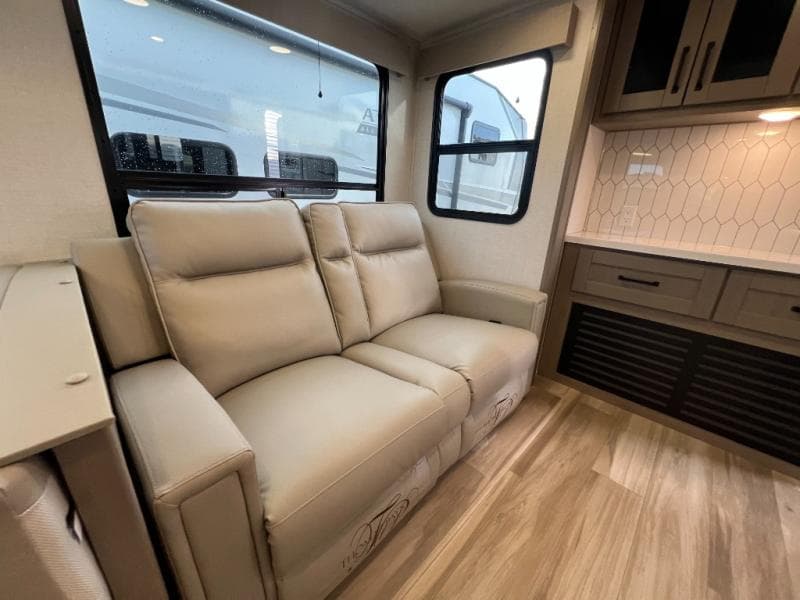 2025 Grand Design 2025 Grand Design Reflection - thumbnail 36