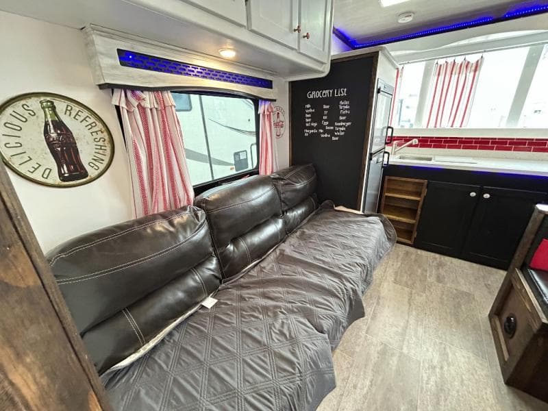 2019 Heartland 2019 Heartland Terry Classic - thumbnail 16