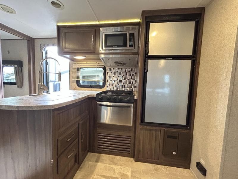 2019 Coachmen 2019 Coachmen Apex Ultra-Lite - thumbnail 12