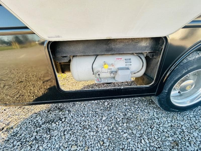 2011 Thor Motor Coach 2011 Thor Motor Coach Hurricane - thumbnail 7