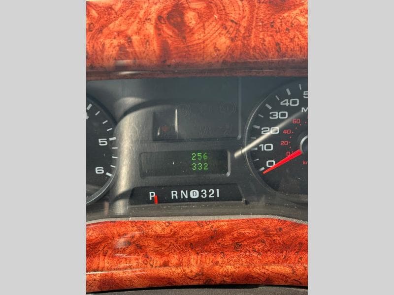 2011 Thor Motor Coach 2011 Thor Motor Coach Hurricane - thumbnail 15