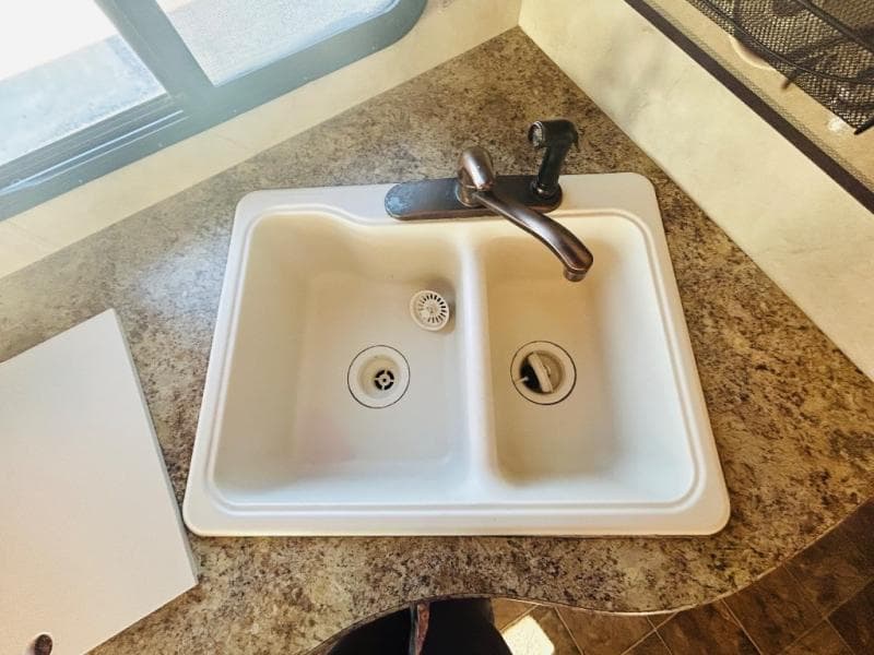 2011 Thor Motor Coach 2011 Thor Motor Coach Hurricane - thumbnail 22