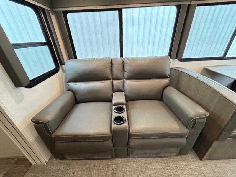 2021 Keystone 2021 Keystone Cougar - thumbnail 15