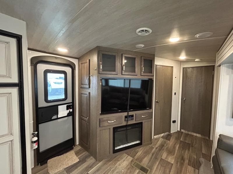 2021 Keystone 2021 Keystone Cougar - thumbnail 25