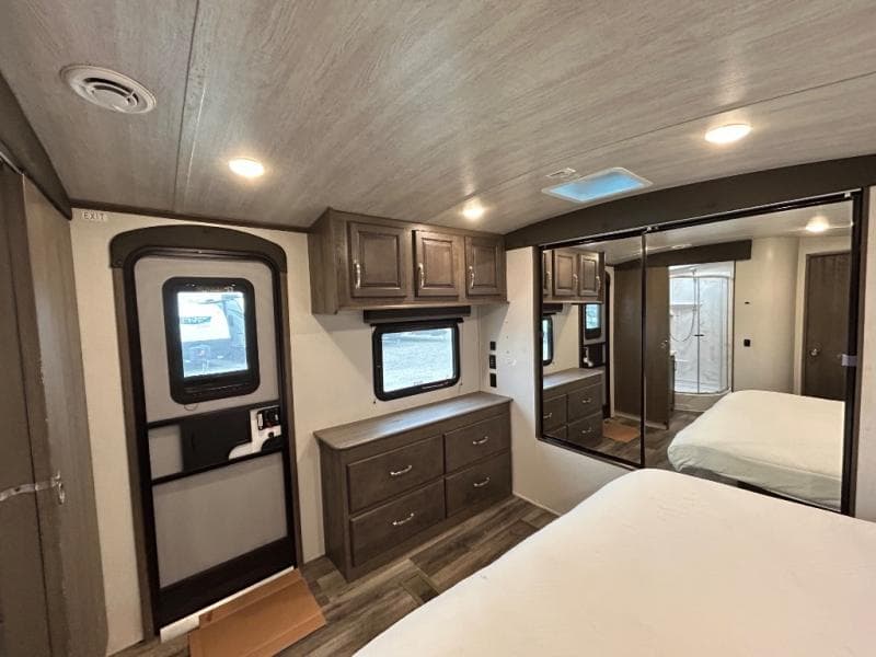 2021 Keystone 2021 Keystone Cougar - thumbnail 33