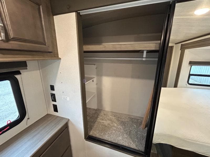 2021 Keystone 2021 Keystone Cougar - thumbnail 36