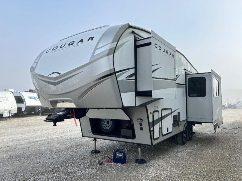 2024 Keystone 2024 Keystone Cougar - thumbnail 5