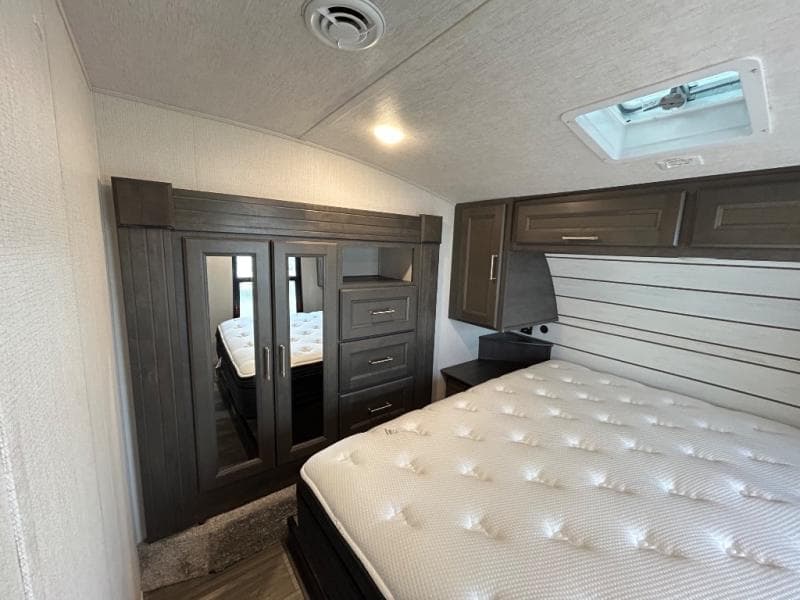 2024 Keystone 2024 Keystone Cougar - thumbnail 17