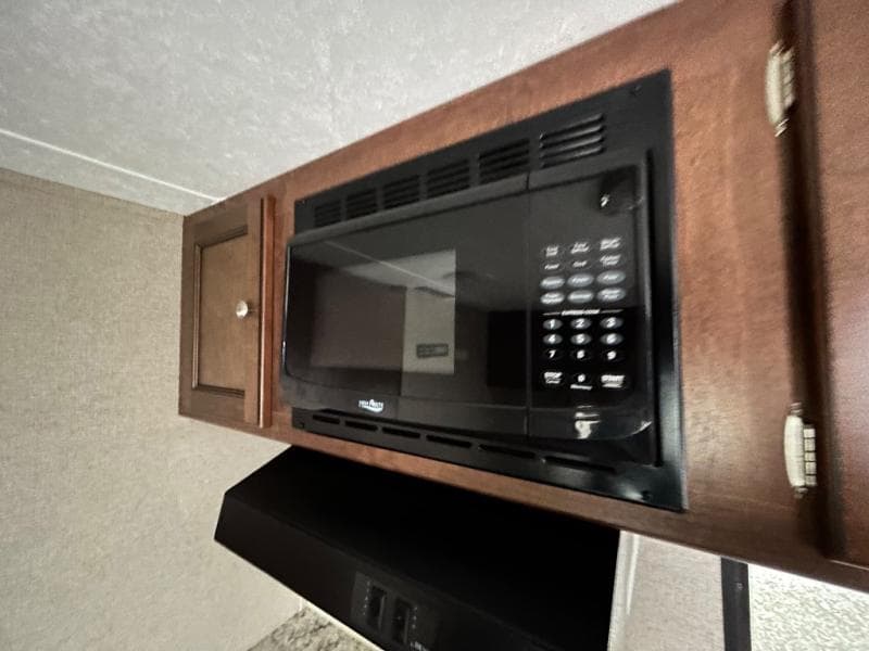 2018 Keystone RV 2018 Keystone RV KZ RV Hideout - thumbnail 10