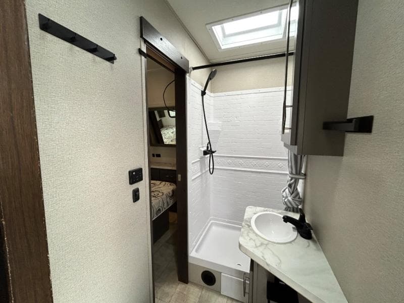 2022 Grand Design 2022 Grand Design Momentum G-Class - thumbnail 42