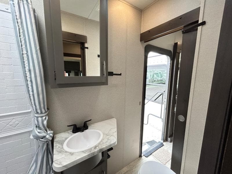 2022 Grand Design 2022 Grand Design Momentum G-Class - thumbnail 46