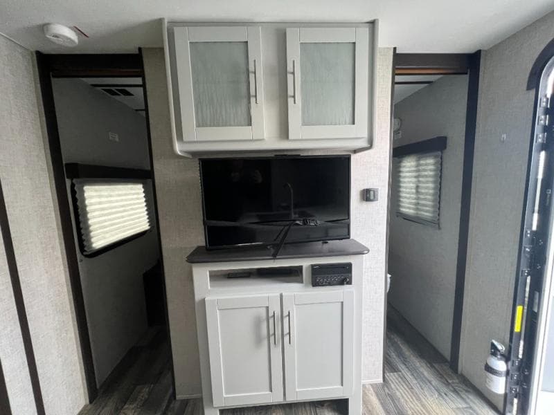 2020 Keystone RV 2020 Keystone RV Bullet Ultra Lite Series - thumbnail 3