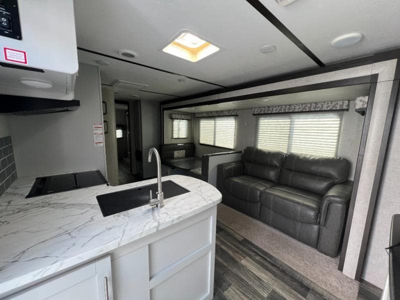 2020 Keystone RV 2020 Keystone RV Bullet Ultra Lite Series - thumbnail 8