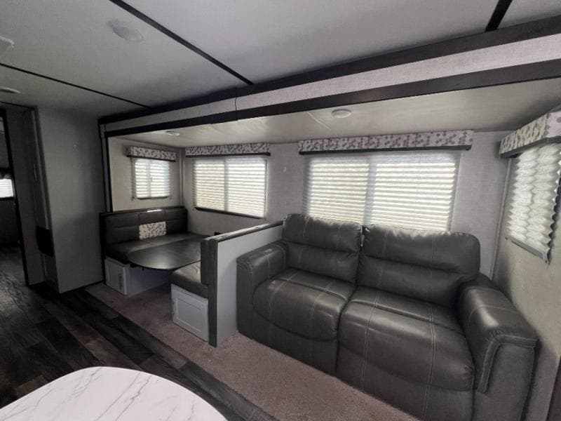 2020 Keystone RV 2020 Keystone RV Bullet Ultra Lite Series - thumbnail 9