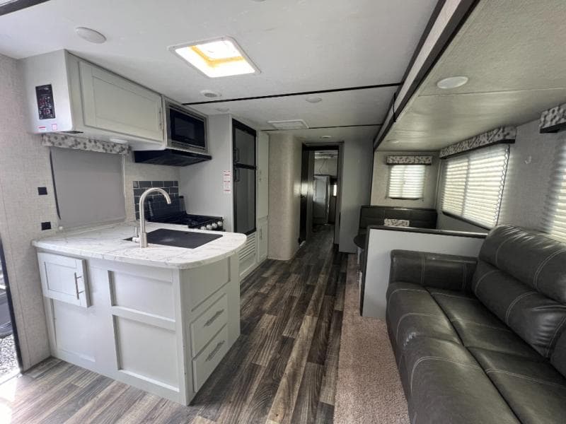 2020 Keystone RV 2020 Keystone RV Bullet Ultra Lite Series - thumbnail 10
