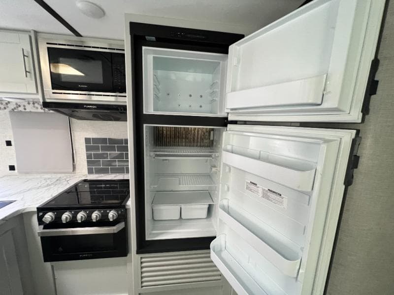 2020 Keystone RV 2020 Keystone RV Bullet Ultra Lite Series - thumbnail 26