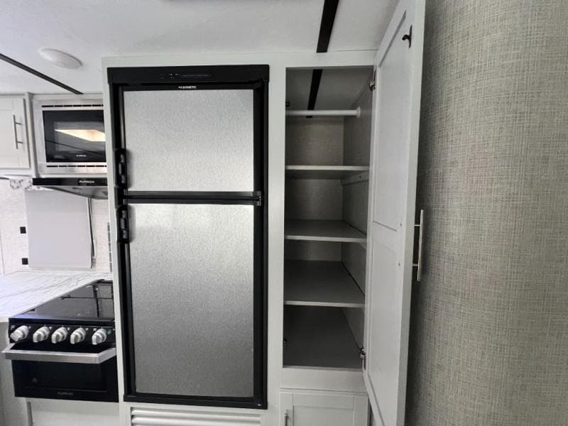 2020 Keystone RV 2020 Keystone RV Bullet Ultra Lite Series - thumbnail 27