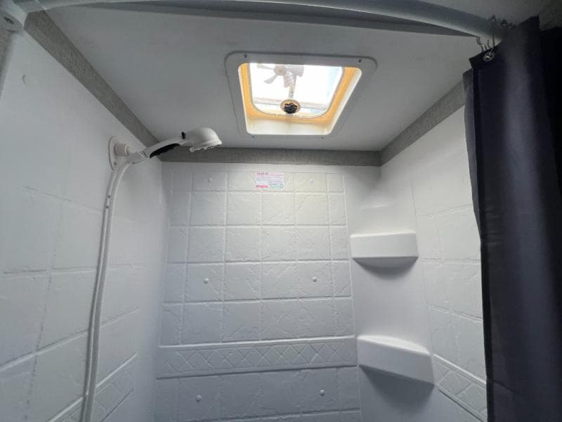 2020 Keystone RV 2020 Keystone RV Bullet Ultra Lite Series - thumbnail 34